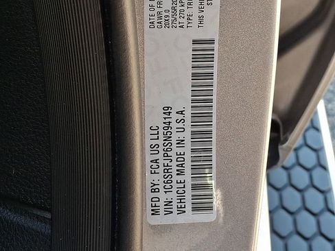 Used 2025 RAM 1500 Laramie AWD/4WD image 26