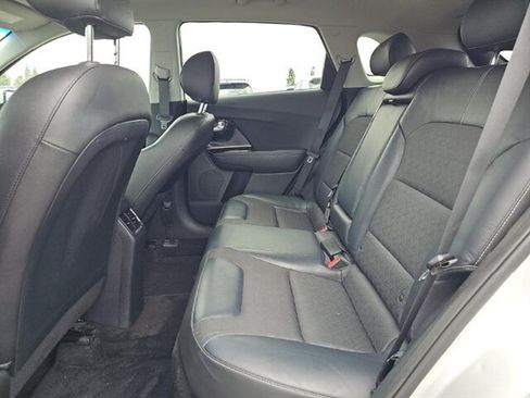 Used 2019 Kia Niro EX FWD image 10