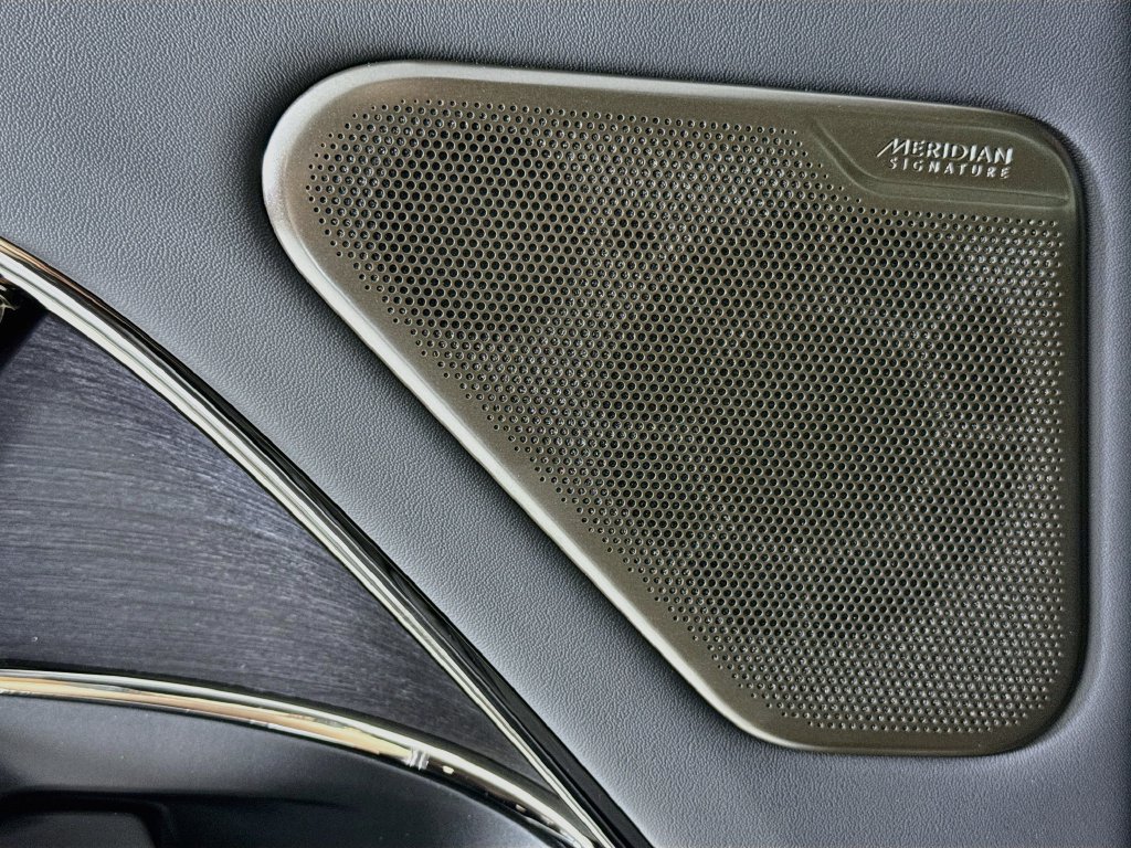 New 2026 Land Rover Range Rover SV AWD/4WD image 24