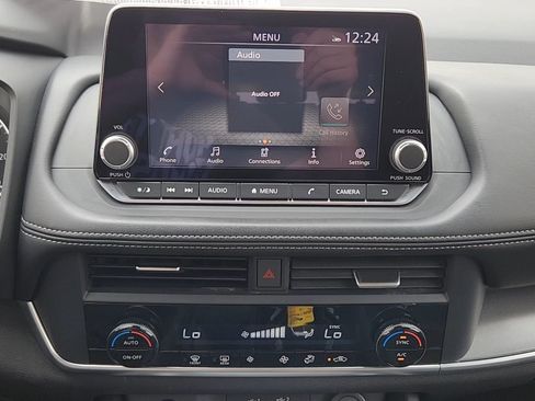 Used 2025 Nissan Rogue SV AWD/4WD image 14