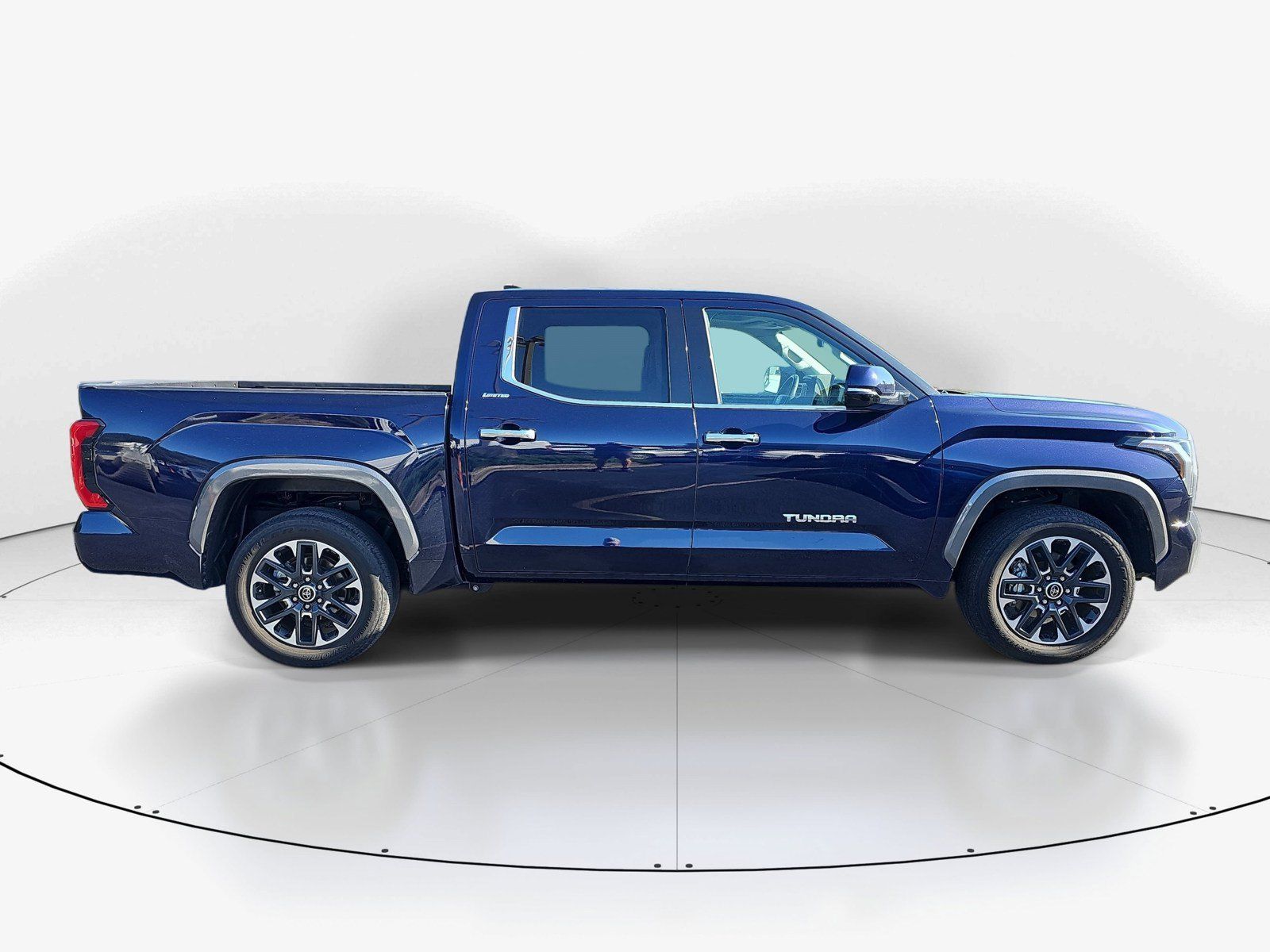 Used 2023 Toyota Tundra Limited w/ Power Package RWD image 2