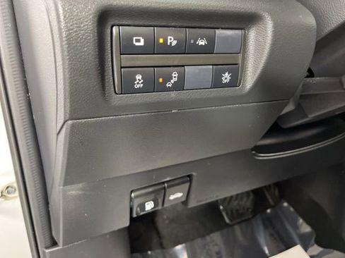 Used 2020 Nissan Kicks S w/ Interior Electronics Package image 31