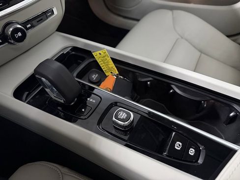 Used 2024 Volvo S60 B5 Plus image 14