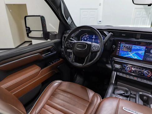 Used 2024 GMC Sierra 2500 Denali Ultimate AWD/4WD image 39