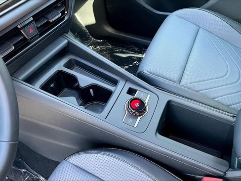 New 2026 Volkswagen Tiguan SE image 7