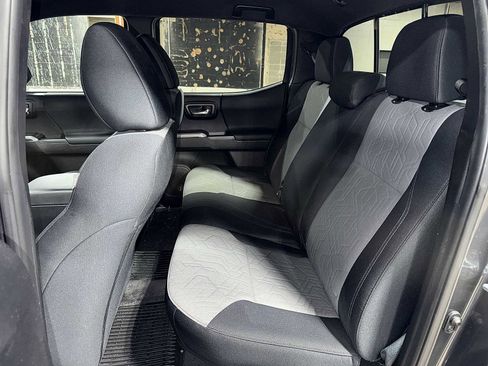 Used 2023 Toyota Tacoma TRD Sport image 17