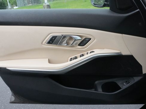 Used 2019 BMW 330i Sedan w/ Convenience Package RWD image 26