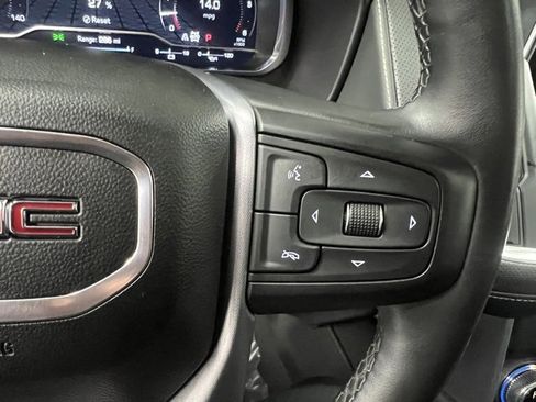 Used 2023 GMC Yukon XL SLT image 28