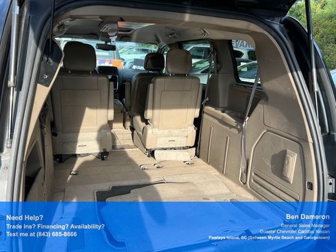 Used 2013 Chrysler Town & Country Touring-L w/ Entertainment Group #2 FWD image 9