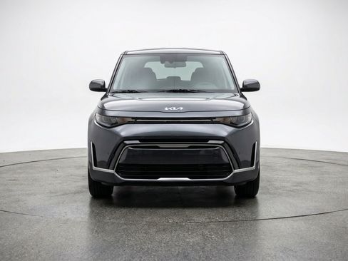 Used 2025 Kia Soul LX w/ LX Technology Package FWD image 2