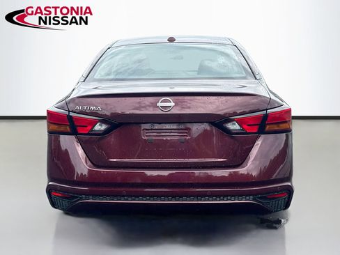 Used 2025 Nissan Altima 2.5 SV FWD image 7