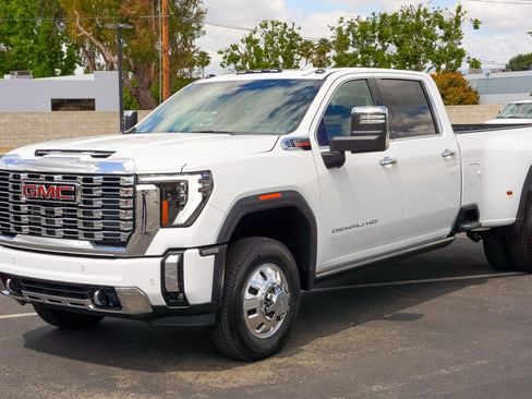 New 2026 GMC Sierra 3500 Denali w/ Denali Reserve Package image 3