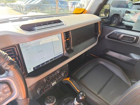 Used 2022 Ford Bronco Badlands w/ Sasquatch Package AWD/4WD image 27