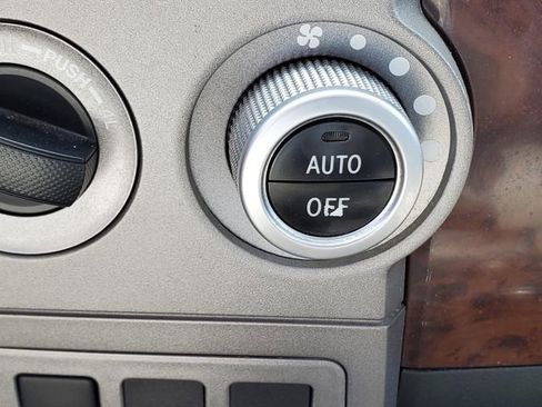 Used 2010 Toyota Tundra Limited AWD/4WD image 30