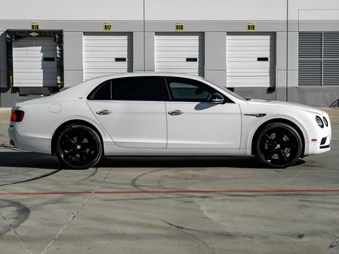 Used 2018 Bentley Flying Spur S V8 image 19