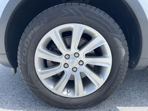 Used 2019 Land Rover Discovery Sport SE AWD/4WD image 20