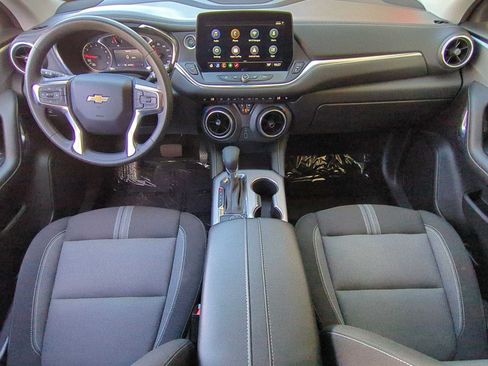 Used 2025 Chevrolet Blazer LT FWD image 13