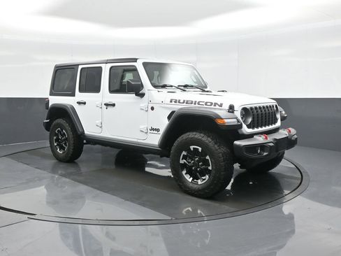 Used 2024 Jeep Wrangler Unlimited Rubicon w/ Convenience Group image 1