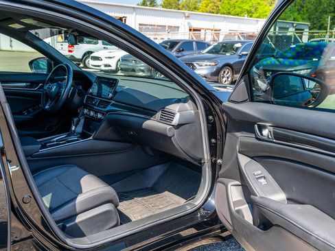 Used 2020 Honda Accord Sport image 11
