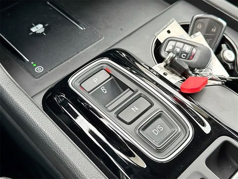 Used 2024 Honda Pilot EX-L image 16