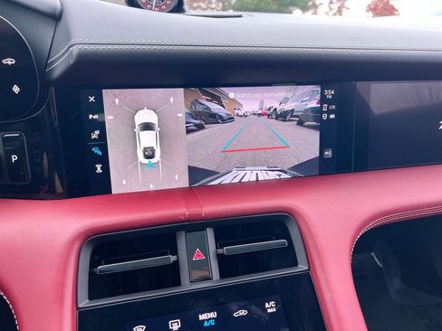 Used 2022 Porsche Taycan 4S image 19