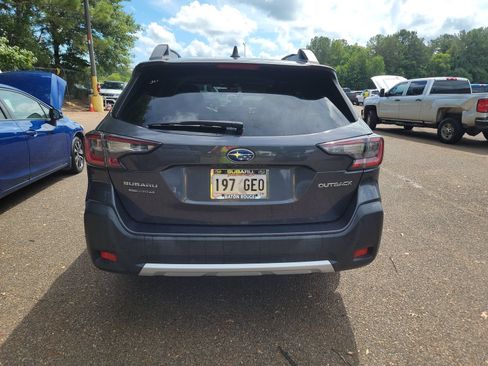 Used 2023 Subaru Outback Limited AWD/4WD image 7
