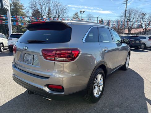 Used 2019 Kia Sorento LX w/ LX Convenience Package image 7