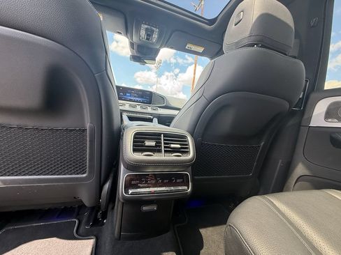 Used 2025 Mercedes-Benz GLS 450 4MATIC image 20