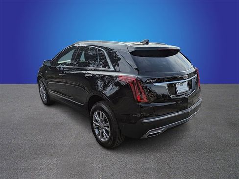 Certified 2022 Cadillac XT5 Premium Luxury w/ Technology Package image 3