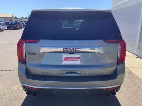 Used 2024 GMC Yukon Denali w/ Advanced Technology Package AWD/4WD image 6