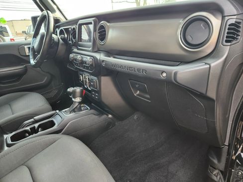 Used 2019 Jeep Wrangler Unlimited Sport S image 44
