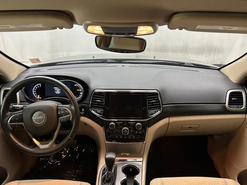 Certified 2022 Jeep Grand Cherokee Laredo E image 24