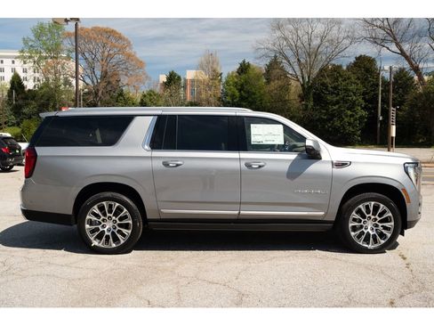 New 2026 GMC Yukon XL Denali image 8