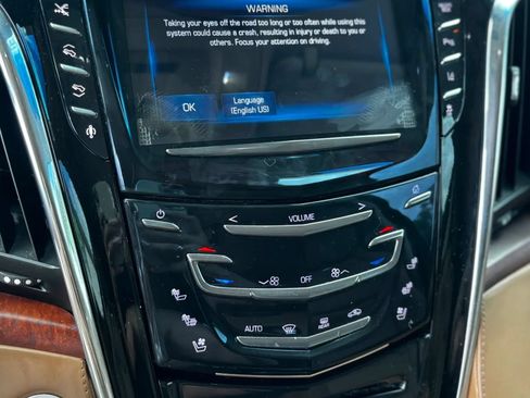 Used 2015 Cadillac Escalade Platinum RWD image 36