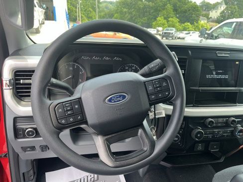 New 2025 Ford F550 4x4 SuperCab Super Duty w/ XLT Value Package image 15