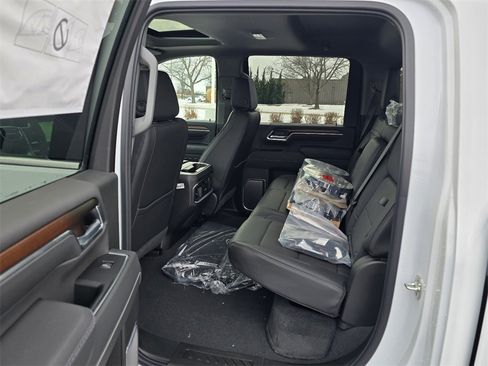 New 2026 GMC Sierra 3500 Denali w/ Denali Reserve Package image 25