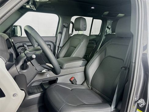 Used 2025 Land Rover Defender 110 S image 22