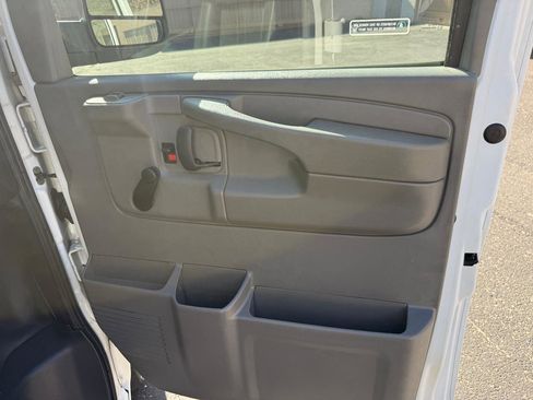 Used 2013 Chevrolet Express 2500 image 16