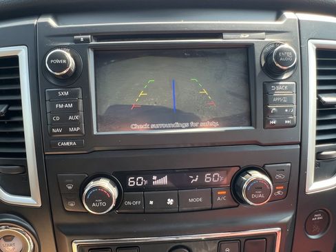 Used 2018 Nissan Titan SV w/ SV Convenience Package AWD/4WD image 19