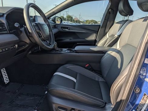 Used 2025 Toyota Camry SE FWD image 26