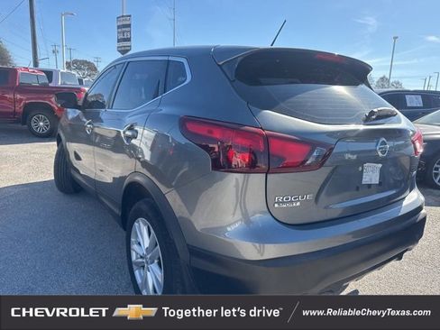 Used 2018 Nissan Rogue Sport S w/ S Appearance Package image 2