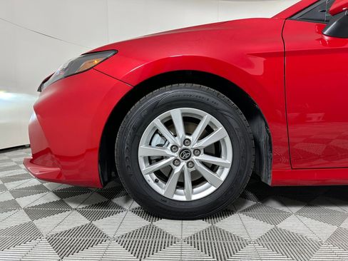 Used 2025 Toyota Camry LE image 10