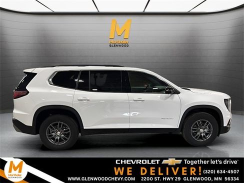 Used 2025 GMC Acadia Elevation image 1