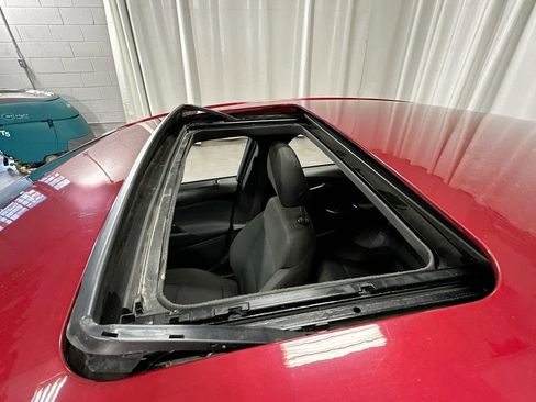 Used 2017 Chevrolet Cruze LT w/ Sun And Sound Package image 22