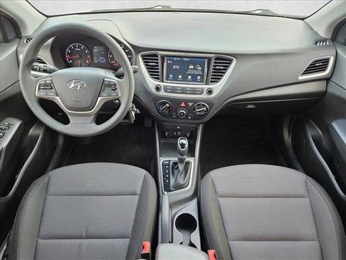 Used 2022 Hyundai Accent SEL image 17