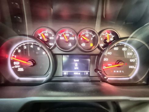 Used 2025 Chevrolet Silverado 1500 Custom image 12