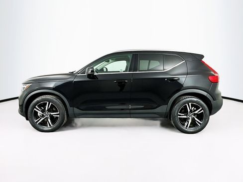 Used 2025 Volvo XC40 B5 Core image 4