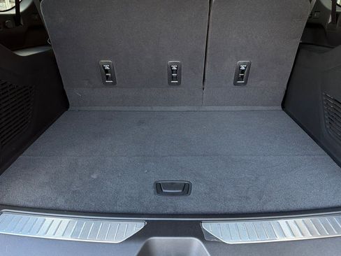 New 2026 GMC Yukon XL AT4 AWD/4WD image 17