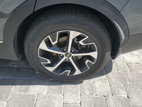 Used 2023 Kia Sportage EX image 7