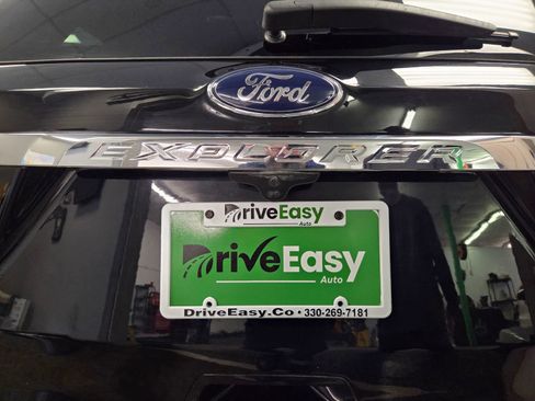 Used 2018 Ford Explorer XLT w/ Equipment Group 201A image 14